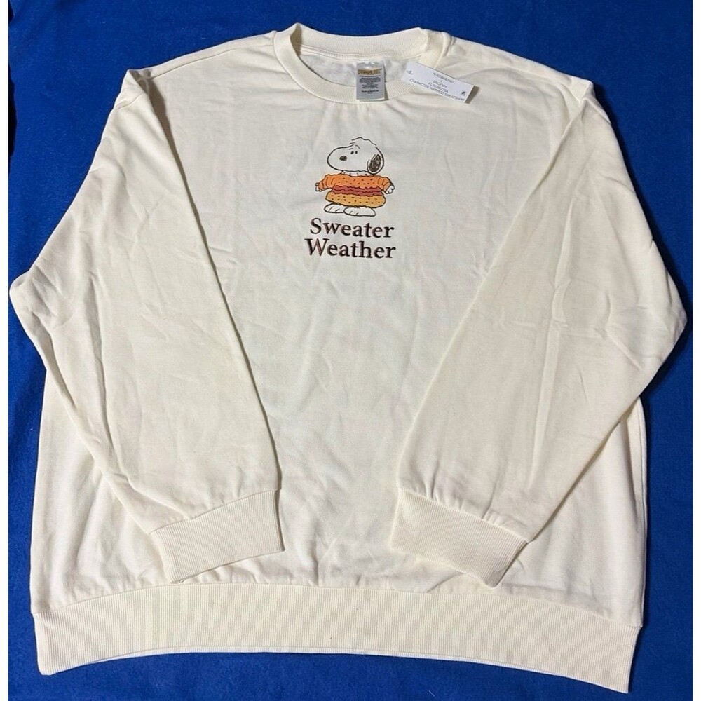 Peanuts Snoopy “Sweater Weather” Sweatshirt Large NWT